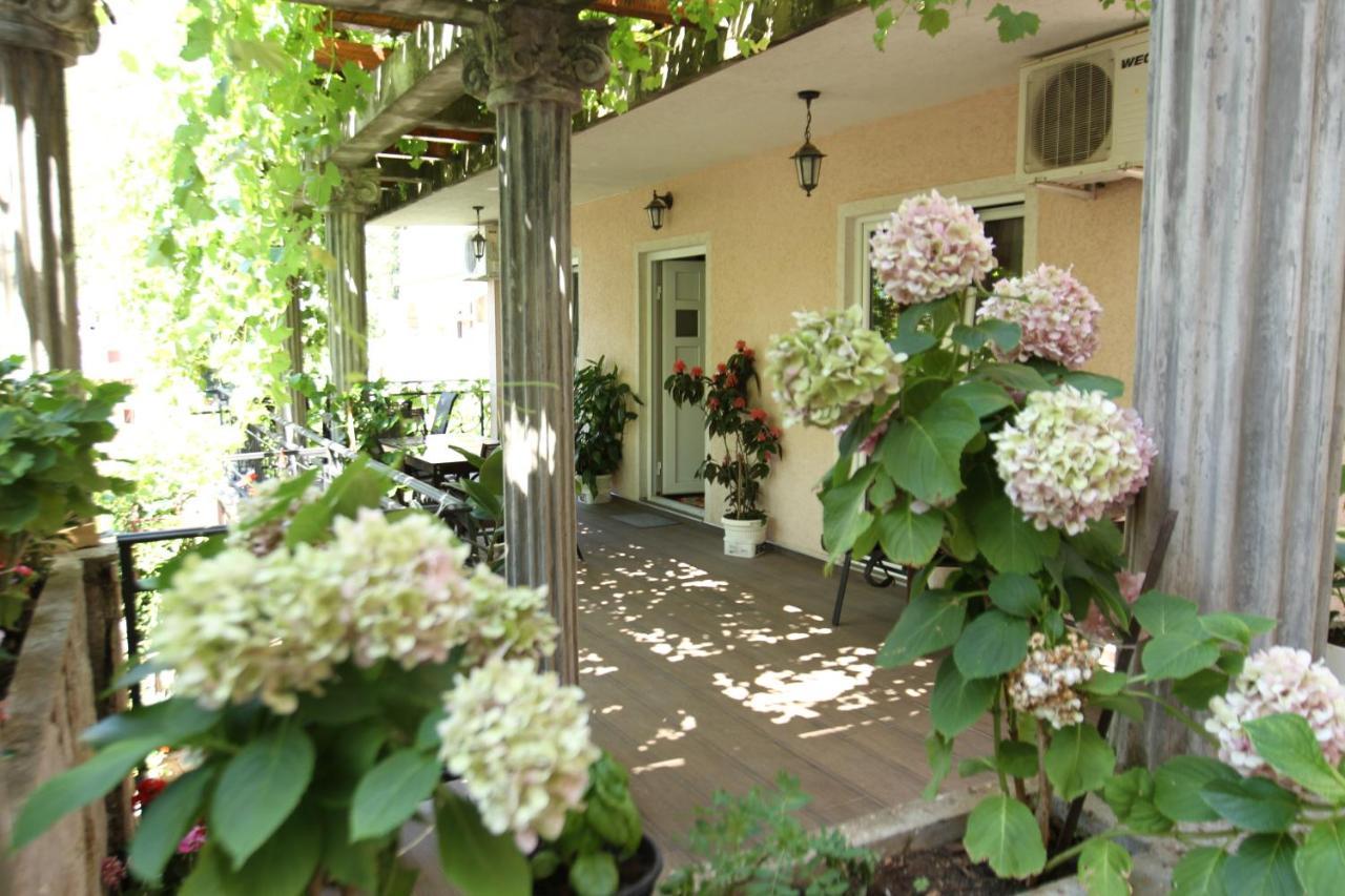 Apartments Muhar Sveti Stefan Εξωτερικό φωτογραφία