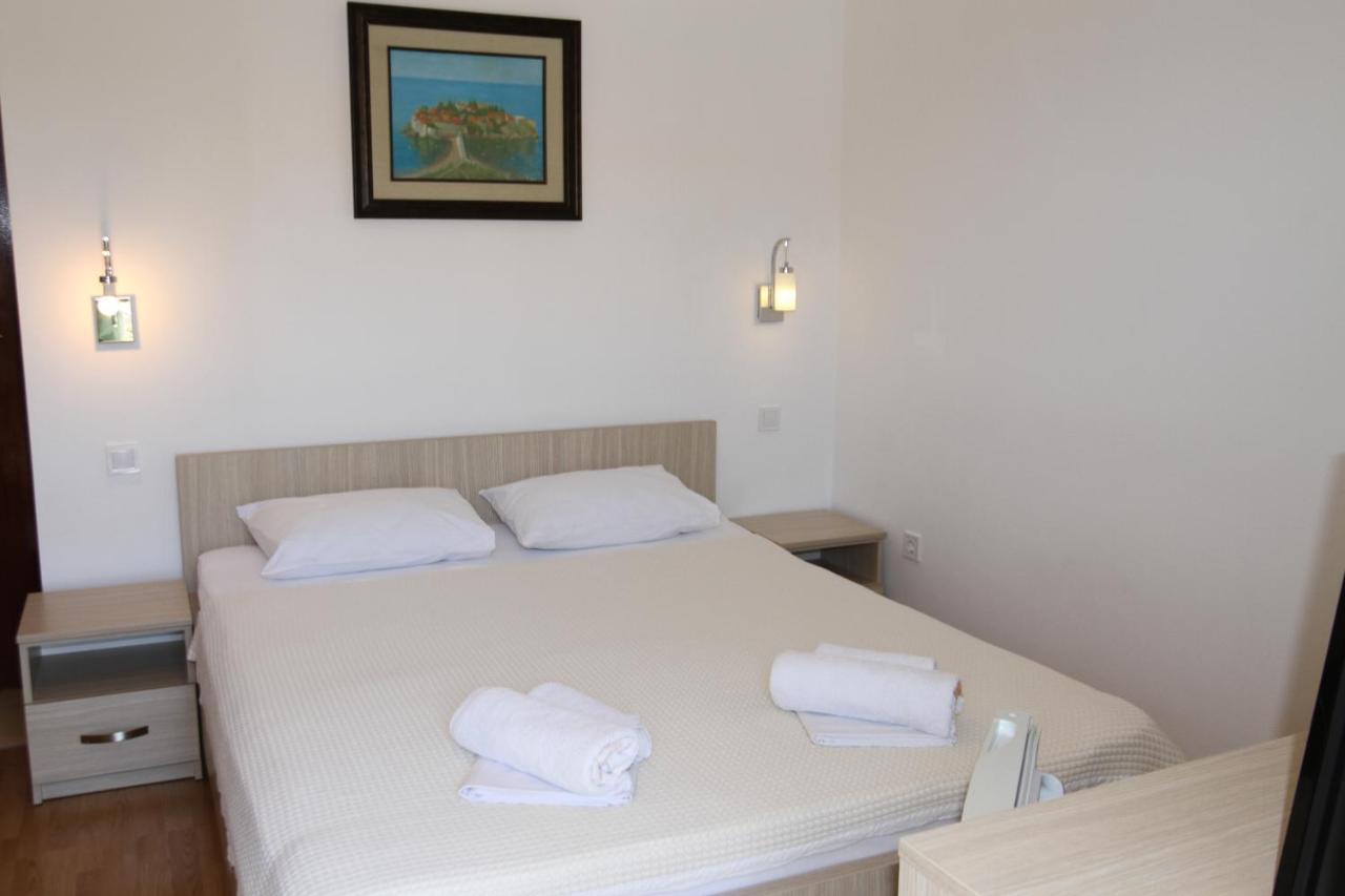 Apartments Muhar Sveti Stefan Εξωτερικό φωτογραφία