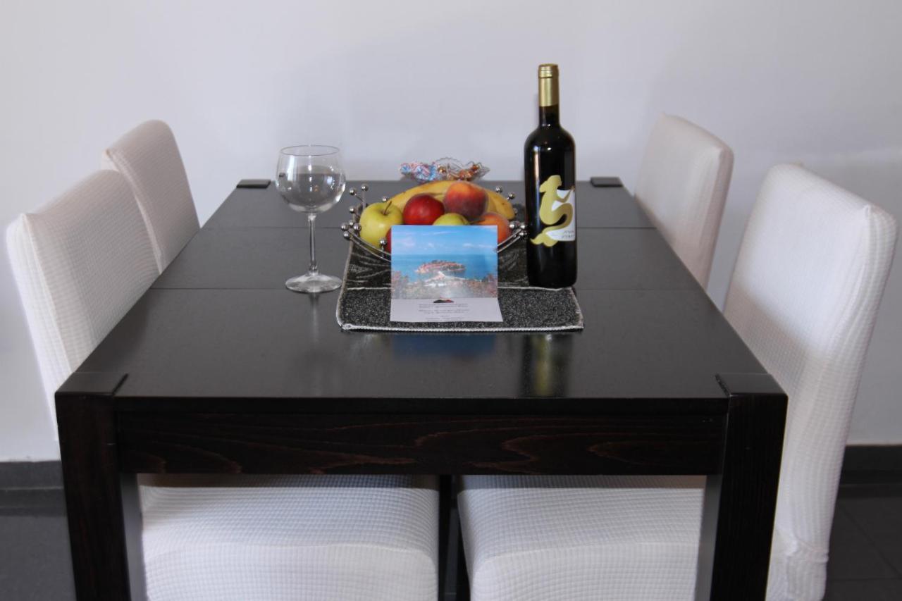 Apartments Muhar Sveti Stefan Εξωτερικό φωτογραφία