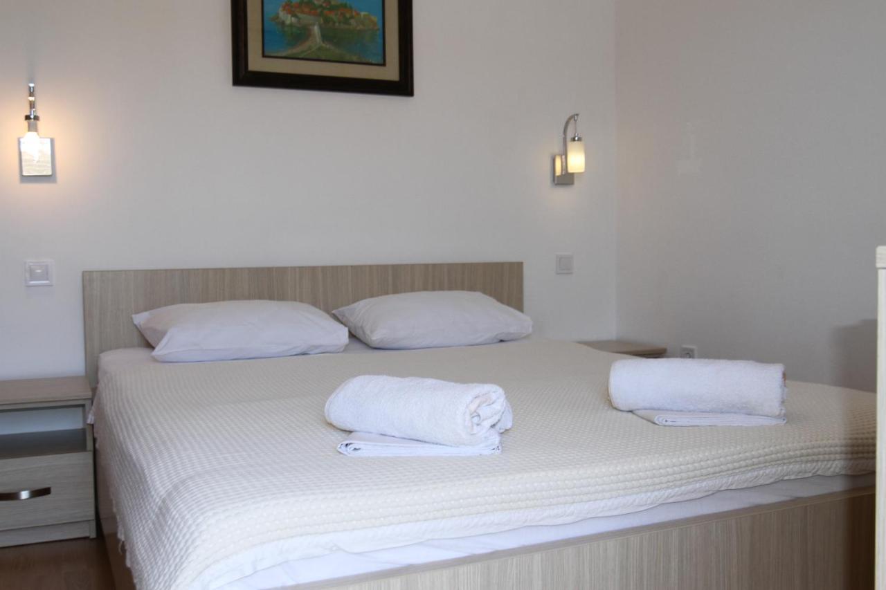 Apartments Muhar Sveti Stefan Εξωτερικό φωτογραφία