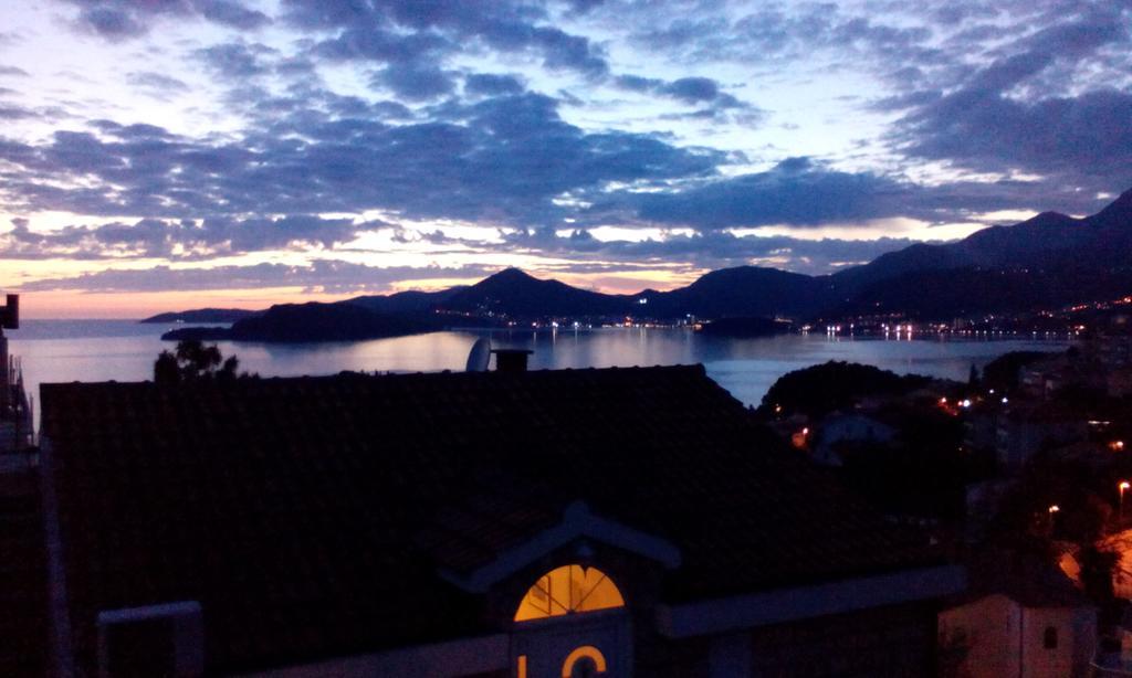 Apartments Muhar Sveti Stefan Εξωτερικό φωτογραφία