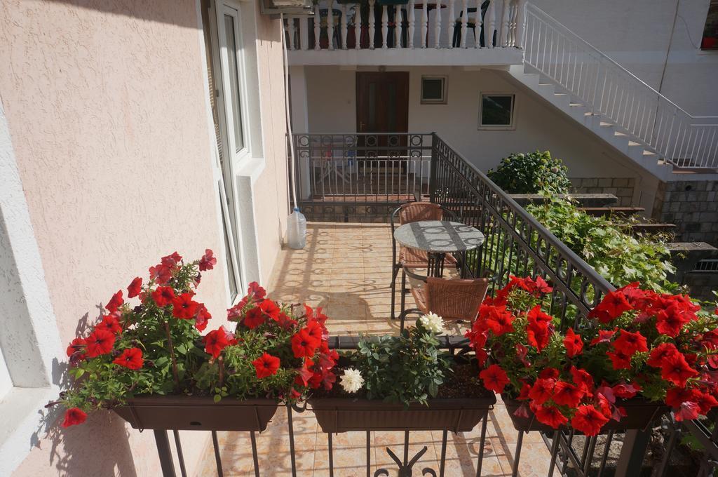 Apartments Muhar Sveti Stefan Εξωτερικό φωτογραφία