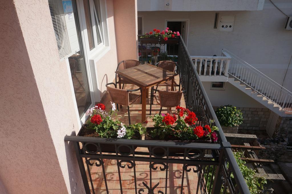 Apartments Muhar Sveti Stefan Εξωτερικό φωτογραφία